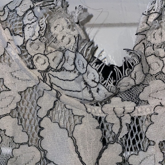 H&M Laced Top - Picture 5 of 6